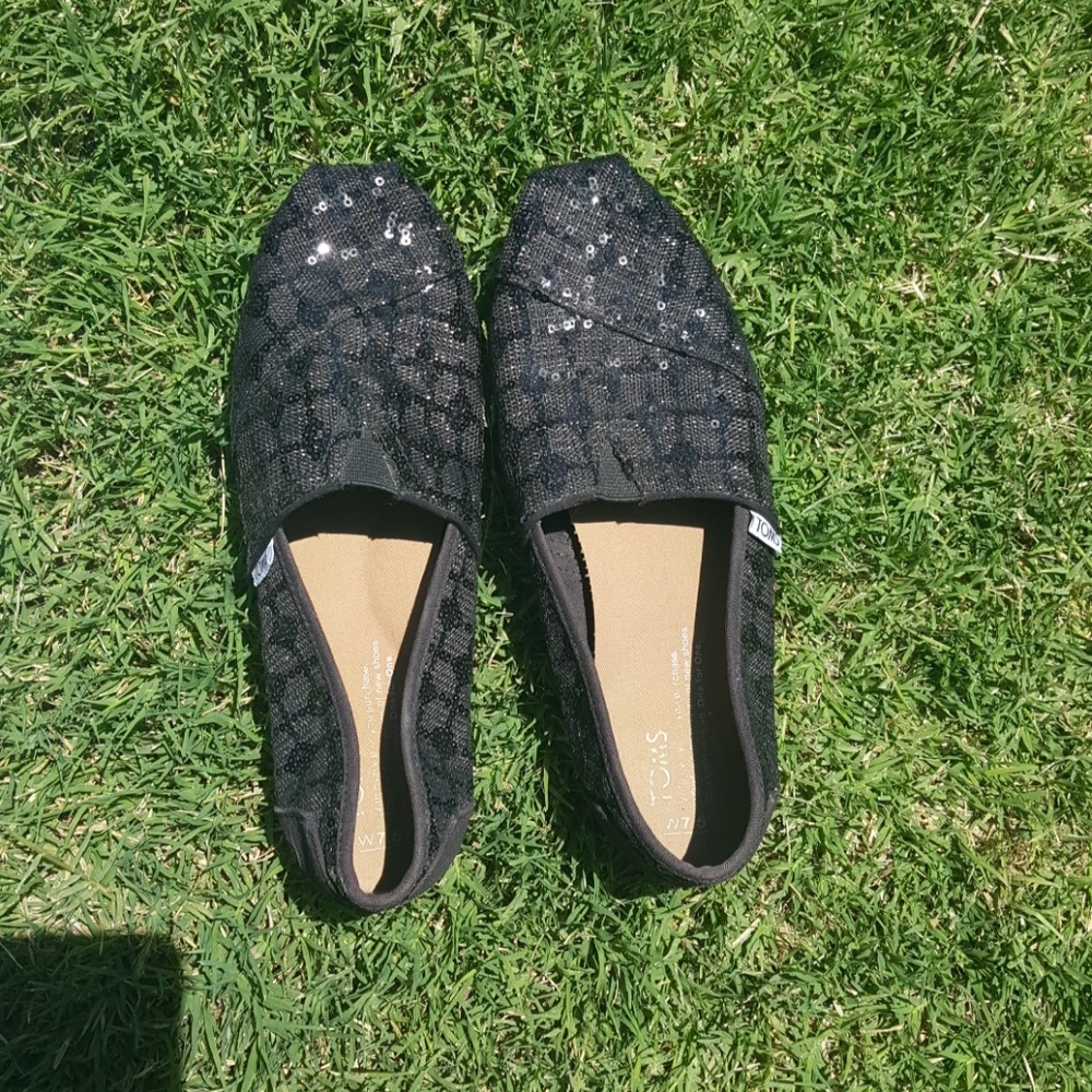 Black sparkle Tom's